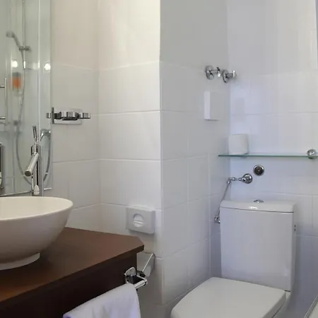 Cityhotel Amadeus מלון