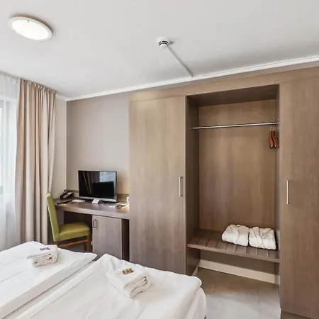 Cityhotel Amadeus - 3 Sterne Superior Hotel 3*