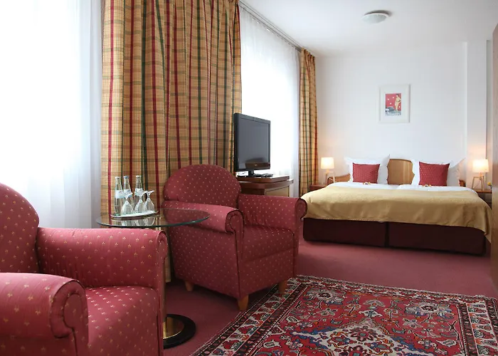 Cityhotel Amadeus فندق