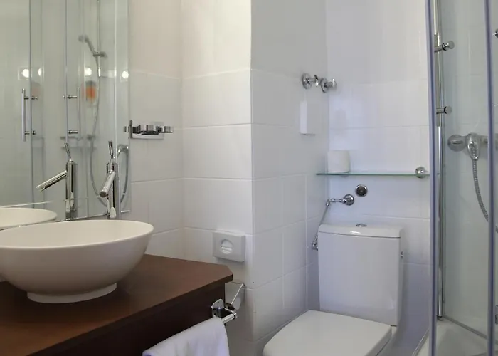 Cityhotel Amadeus فندق