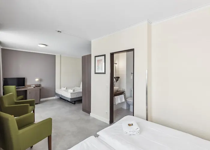 فندق Cityhotel Amadeus 3*