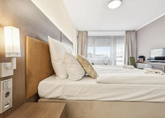 호텔 Cityhotel Amadeus 3*